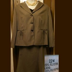 Two piece suit size 24w Dress barn + tank
